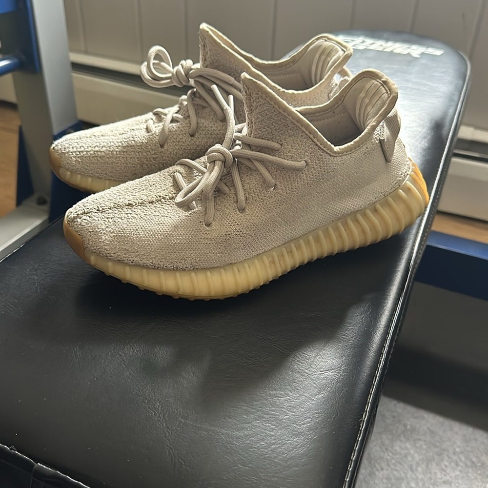 Yeezy boost- size 7 - Picture 4 of 9